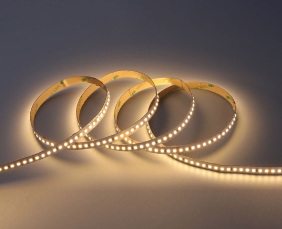 LED ленти светла и шипки
